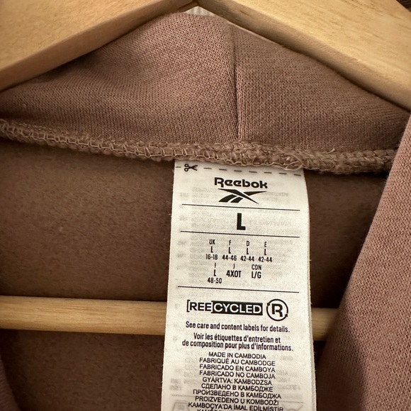 Never worn Reebok Sweater - Picture 2 of 2